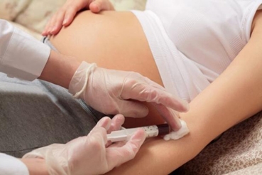 Xét nghiệm máu thai phụ chẩn đoán nguy cơ sức khỏe của em bé