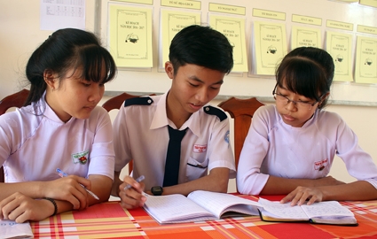 Vượt khó, ấp ủ ước mơ làm thầy giáo