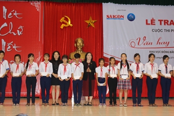 Học sinh tỉnh Sóc Trăng và Trà Vinh đoạt giải Nhất
cuộc thi “Prudential - Văn hay chữ tốt”