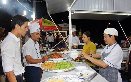 Khai trương chợ đêm Sao Mai - Bình Khánh 5