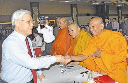 Tổng Bí thư Nguyễn Phú Trọng:
Đổi mới theo hướng sâu sát với dân, hướng về cơ sở