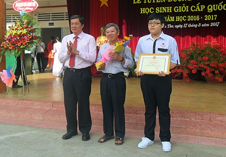 Tuyên dương, khen thưởng học sinh giỏi cấp Quốc gia