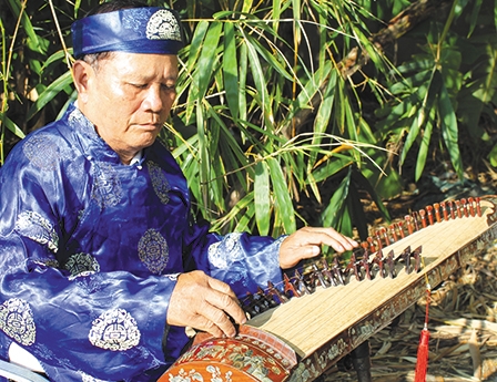 Lắng đọng 
“Tình đẹp Cầm Thi”