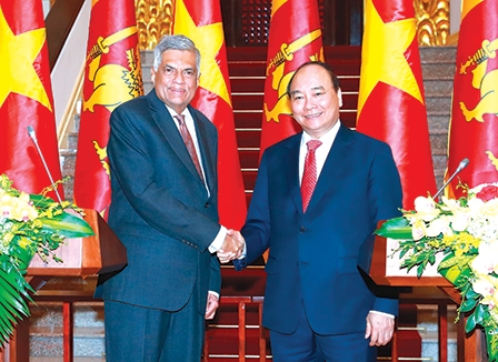 Thủ tướng Nguyễn Xuân Phúc hội đàm với Thủ tướng Sri Lanka