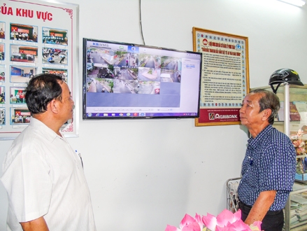 Học gương Bác, hết lòng phục vụ nhân dân