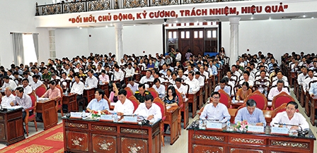 Bàn giải pháp thực hiện tốt Nghị quyết 
Trung ương 4 (khóa XII) và cải cách hành chính