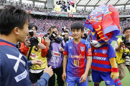 “Messi Nhật Bản”- Ngôi sao tương lai của bóng đá châu Á