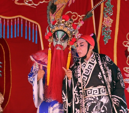 Sống trọn vai tuồng