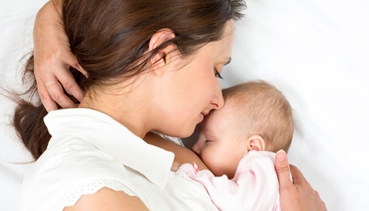 Nuôi con bằng sữa mẹ giúp giảm nguy cơ ung thư tử cung
