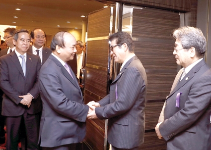 Thủ tướng Nguyễn Xuân Phúc làm việc 
với Liên đoàn Kinh tế Nhật Bản - Keidanren 
và đến thăm tỉnh Osaka, Nhật Bản
