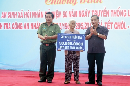 Toàn dân chung sức bảo vệ an ninh Tổ quốc