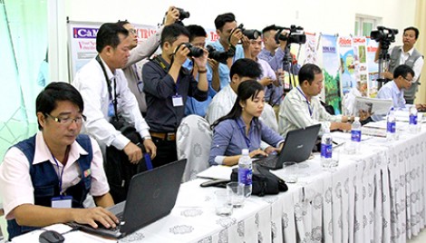 Nhà báo thời đa phương tiện