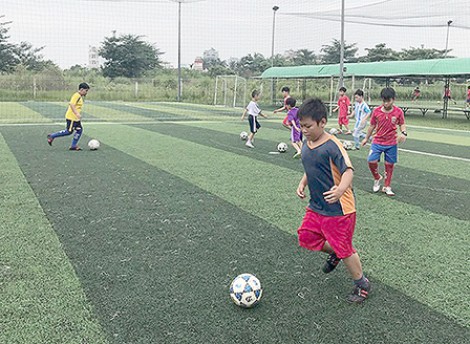 Nhộn nhịp bóng đá học sinh