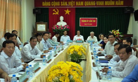 Tinh giản biên chế, xây dựng tổ chức bộ máy của hệ thống chính trị tinh gọn