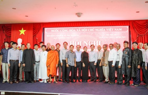 Bồi dưỡng kiến thức quốc phòng và an ninh cho  chức sắc, nhà tu hành và đại diện lãnh đạo một số tổ chức tôn giáo