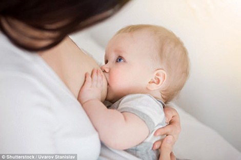 Cho con bú giúp mẹ phòng chống bệnh đa xơ cứng