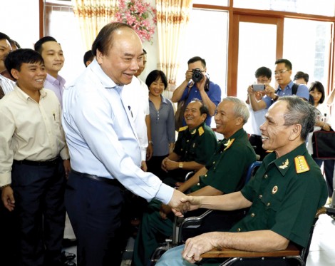 Thủ tướng Nguyễn Xuân Phúc thăm Trung tâm Điều dưỡng thương binh và người có công Long Đất, Bà Rịa - Vũng Tàu