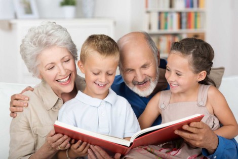 Trông cháu ở mức vừa phải giúp ngăn ngừa bệnh Alzheimer