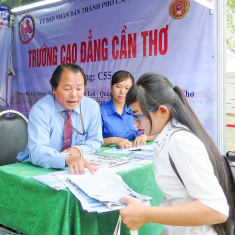Gần 2.000 chỉ tiêu tuyển sinh đợt 2