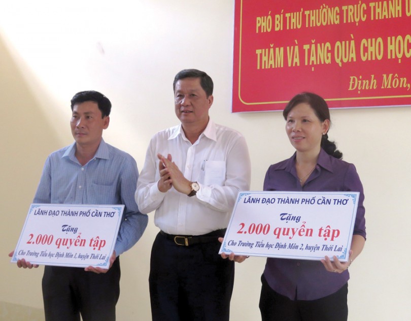 Chăm lo cho học sinh khó khăn trước thềm năm học mới