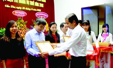 Cộng đồng doanh nghiệp, người nộp thuế đồng hành cùng ngành thuế