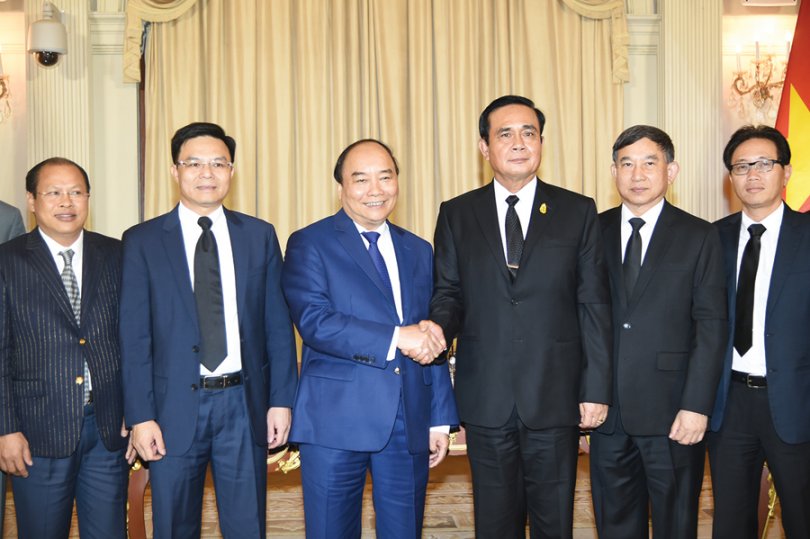 Thủ tướng Nguyễn Xuân Phúc hội đàm
với Thủ tướng Thái Lan Prayuth Chan-o-cha