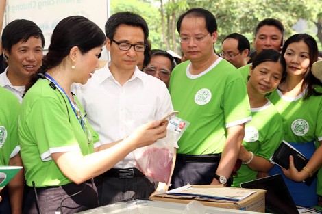 Phó Thủ tướng Vũ Đức Đam dự lễ phát động chương trình “Bữa ăn an toàn”