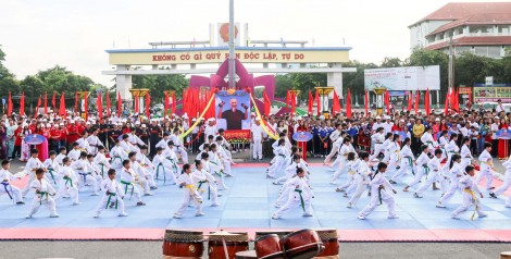 Khai mạc Đại hội Thể dục thể thao quận Cái Răng