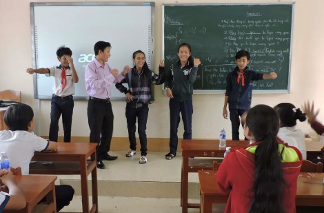 Lắng nghe, chia sẻ và định hướng