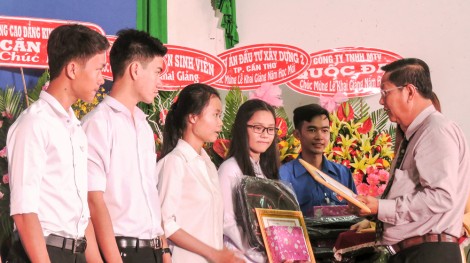 Trường Đại học Kỹ thuật- Công nghệ Cần Thơ khai giảng năm học mới