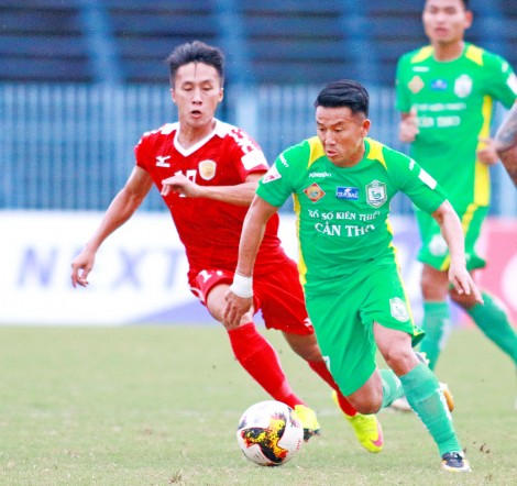 Bóng đá ĐBSCL lại “chạy lũ”