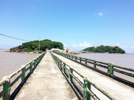 Cháo hàu ở Hòn Đá Bạc