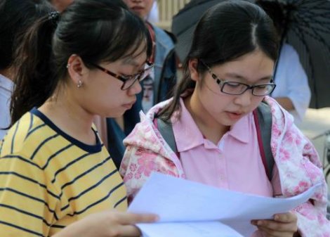 Thí sinh tham khảo đề thi năm 2017 để học, ôn tập