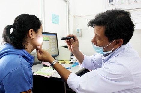 Khởi động Chương trình phòng ngừa mụn trứng cá cho học sinh trung học