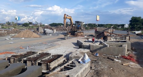 Sớm hoàn thành thủ tục bàn giao “giấy đỏ” cho người dân