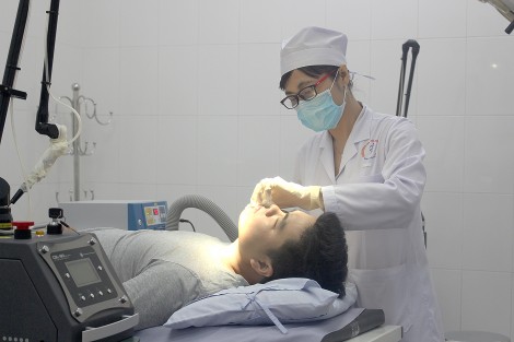 Xóa nốt ruồi thẩm mỹ