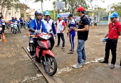 Rèn kỹ năng khi tham gia giao thông
