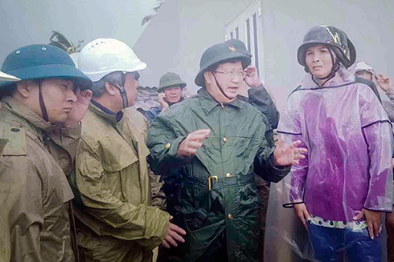 Khắc phục thiệt hại bão số 12:

Tập trung lực lượng, phương tiện để tìm kiếm người mất tích, cứu chữa người bị thương