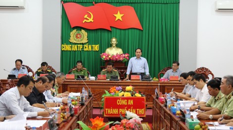 Phòng chống buôn lậu,

gian lận thương mại xăng dầu