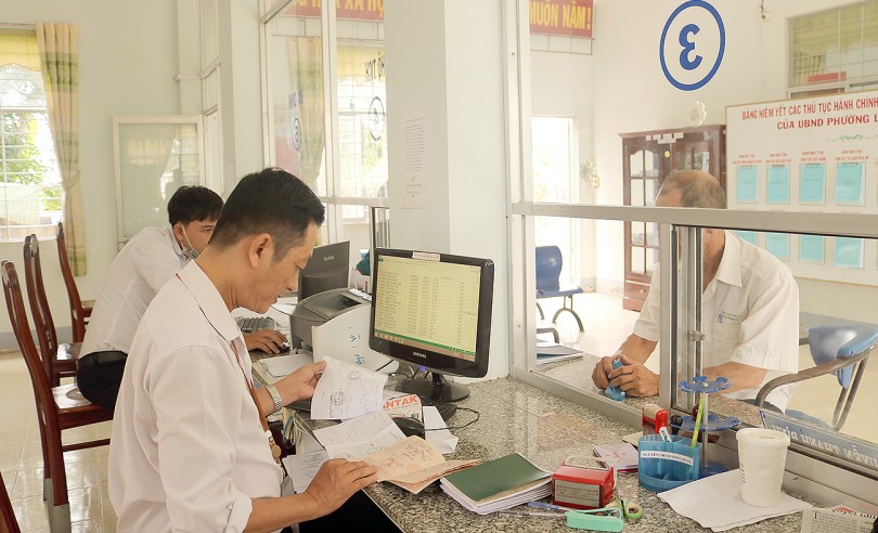 Chấn chỉnh việc chứng thực Sơ yếu lý lịch