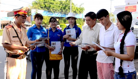 Tránh, vượt xe đúng quy định để đảm bảo an toàn
