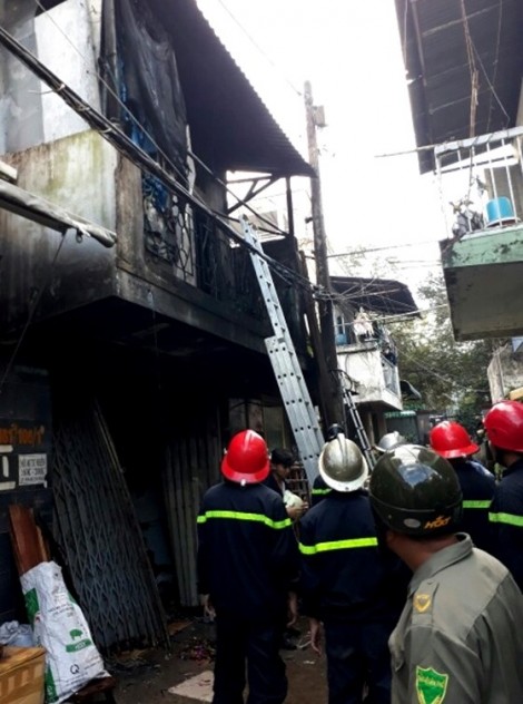 Cháy nhà lúc sáng sớm, 3 người tử vong