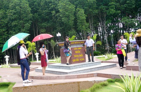 Đất Mũi Cà Mau “thay áo mới mời khách lạ ngàn phương”…