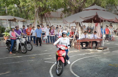 100% học sinh, sinh viên Trường Cao đẳng Kinh tế - 
Kỹ thuật Cần Thơ học và thi giấy phép lái xe