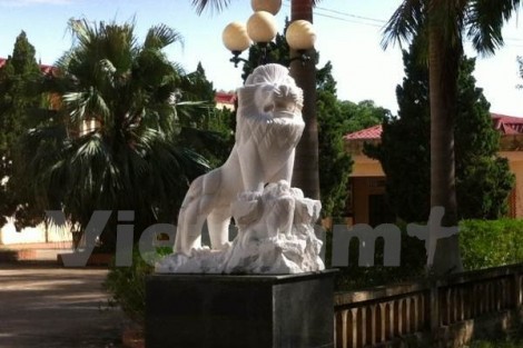 Cưỡng chế di dời linh vật ngoại lai khỏi các di tích đã xếp hạng