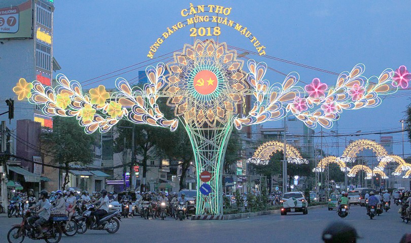Đường đèn nghệ thuật Cần Thơ: Đẹp - mới - hiện đại...