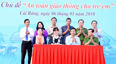 Quận Cái Răng ra quân Năm An toàn giao thông 2018
