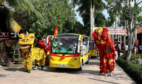 Làng du lịch Mỹ Khánh khai trương

nhà hàng Nhà cổ Hoa Sen và dịch vụ xe điện