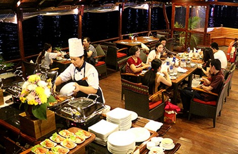 Victoria Cần Thơ Resort khai trương nhà hàng nổi du thuyền Lady Hau