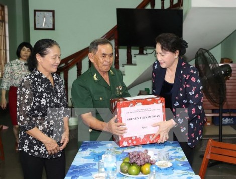 Dành hơn 386 tỉ đồng tặng quà Tết Nguyên đán cho người có công